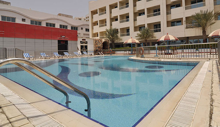 dxb-grand-hotel-pool